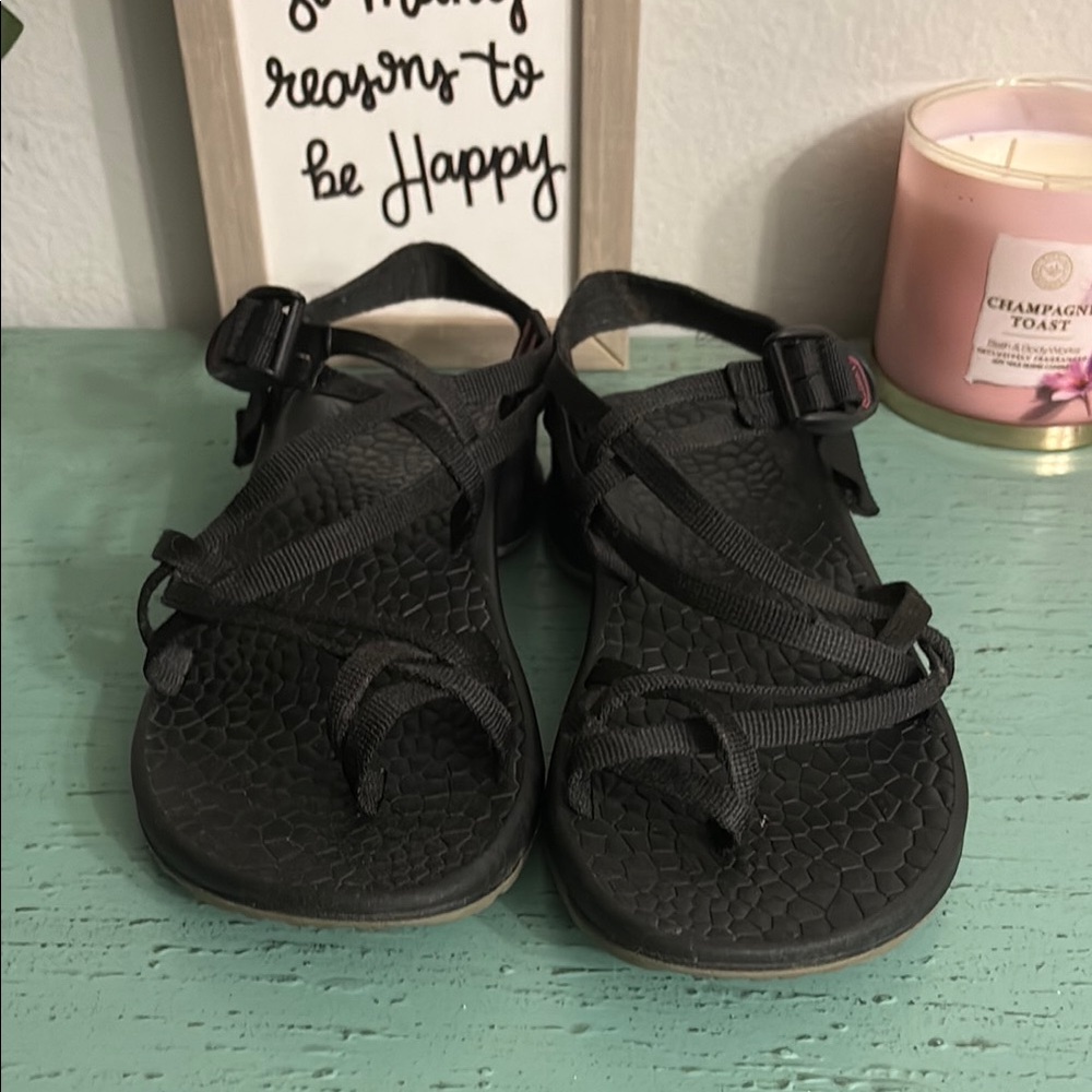 Black Strappy Chaco Sandals SZ 8 box 117